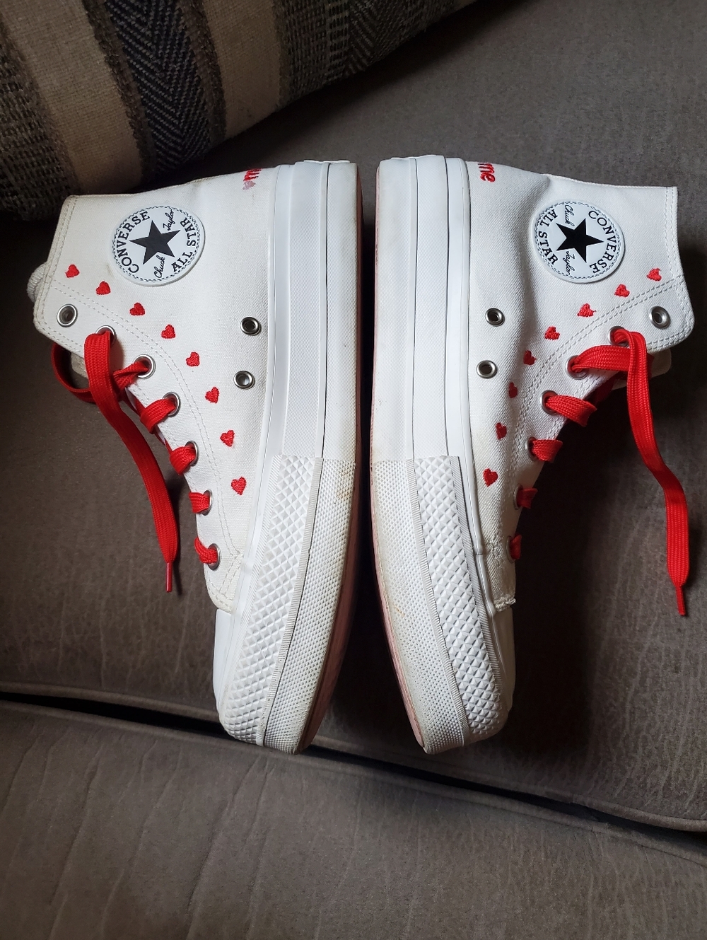 Converse Chuck Taylor All Star Lift Platform High 'Embroidered Hearts - White 9 - Picture 4 of 12